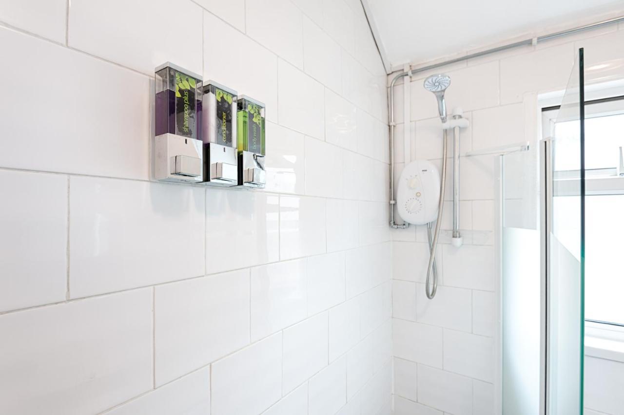 Walk To Swansea Stadium, 3 Rooms, Smart Tv'S Экстерьер фото