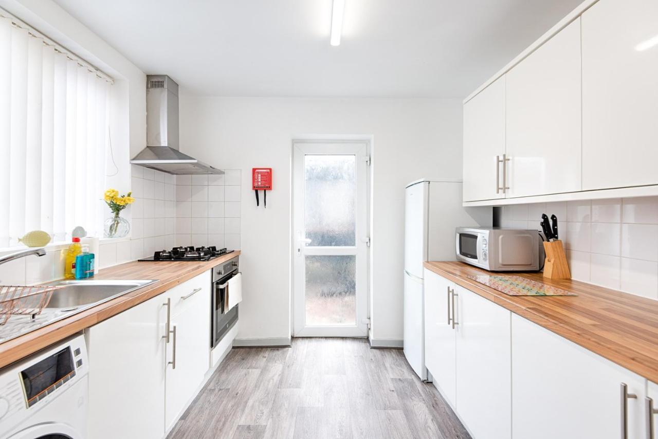 Walk To Swansea Stadium, 3 Rooms, Smart Tv'S Экстерьер фото