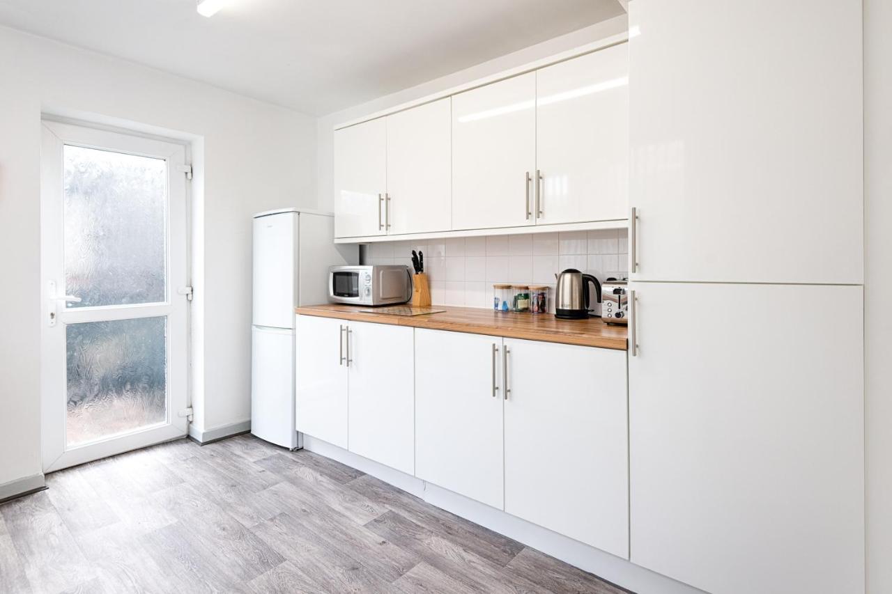 Walk To Swansea Stadium, 3 Rooms, Smart Tv'S Экстерьер фото